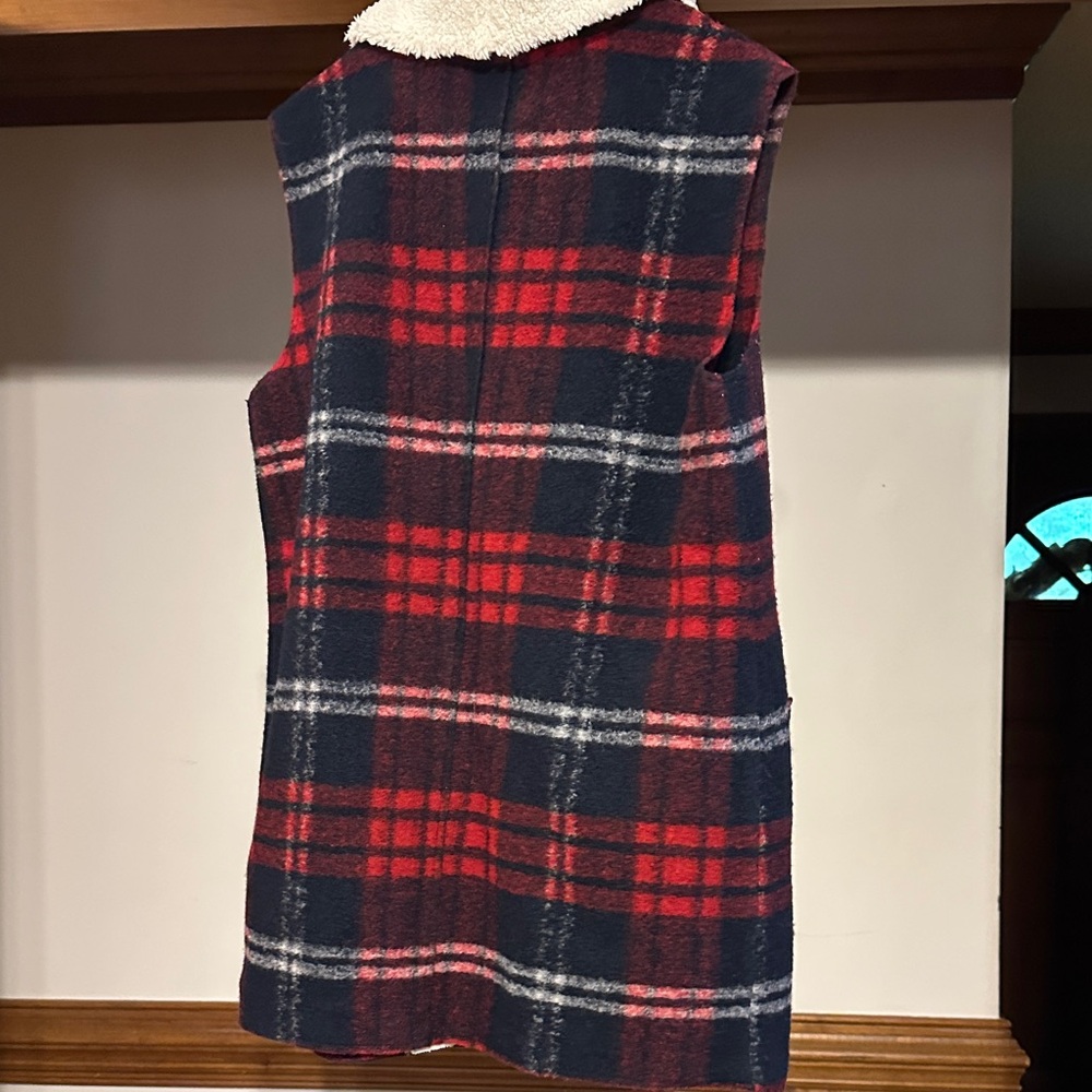 Tribal Jeans Red and Black Plaid Wool Vest with Sherpa Lining around collar. - Picture 6 of 6